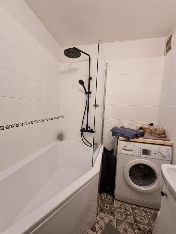 Comfortable Two-Room Apartment Riga Esterno foto
